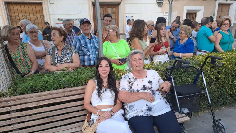 Su bisabuela, María Gandía, junto con otra familiar de la atleta también llamada María