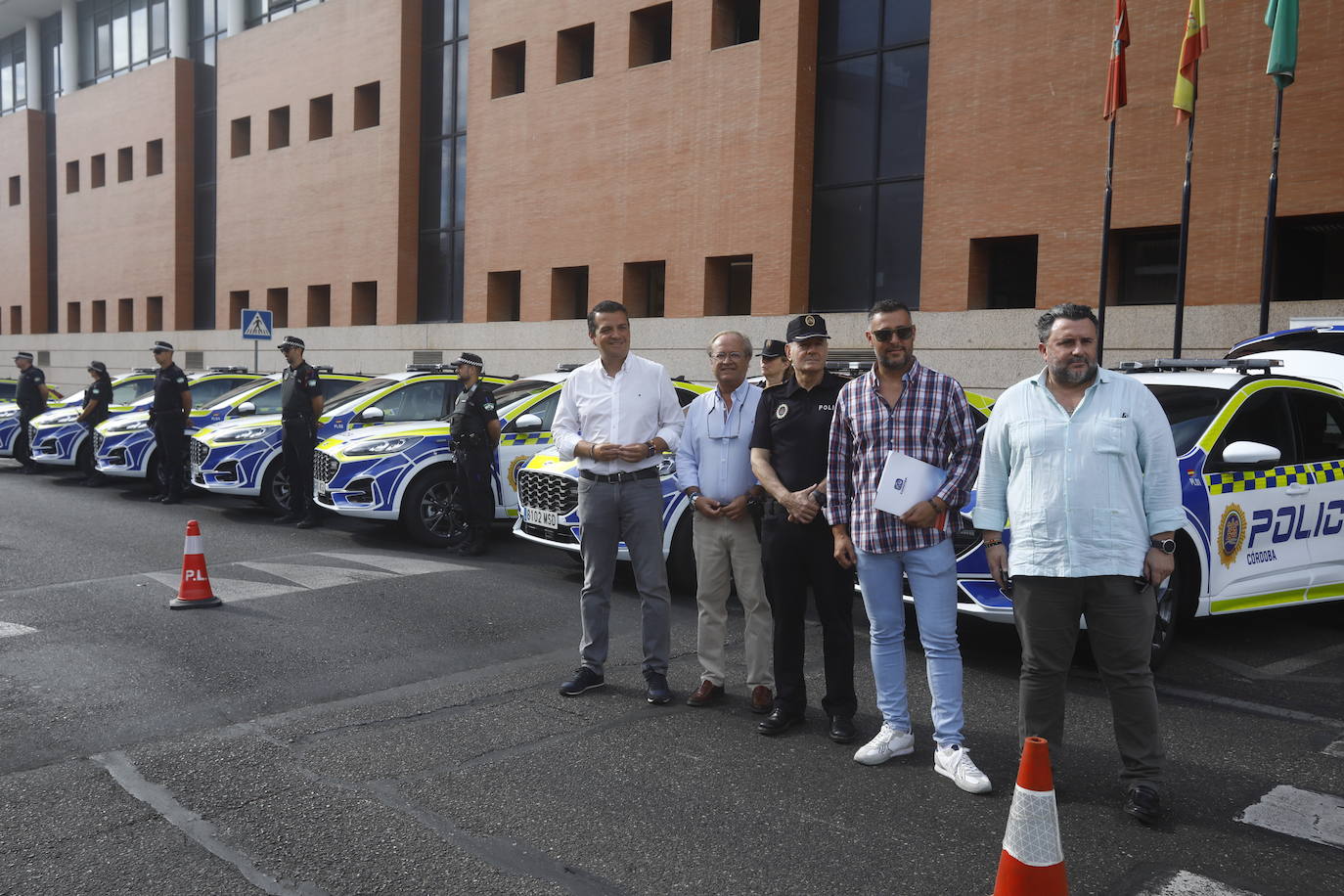 Fotos: la presentación de los flamantes coches de la Policía Local de Córdoba