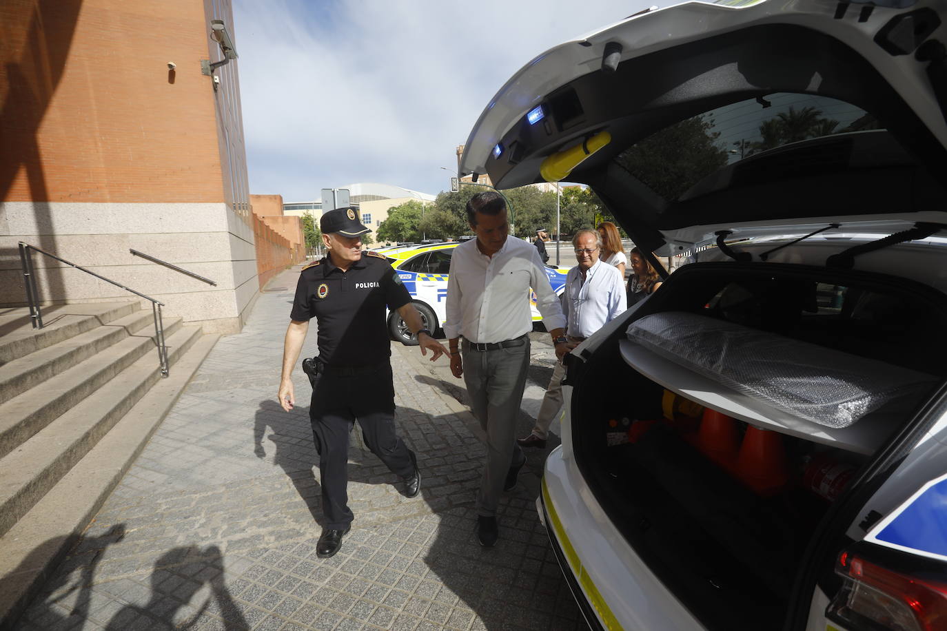 Fotos: la presentación de los flamantes coches de la Policía Local de Córdoba