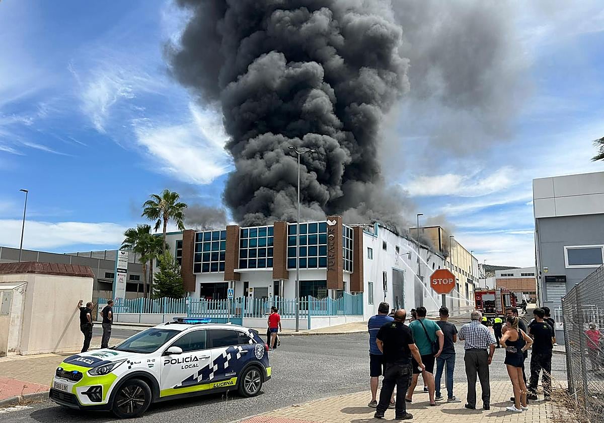 Incendio en la nave de Juracor