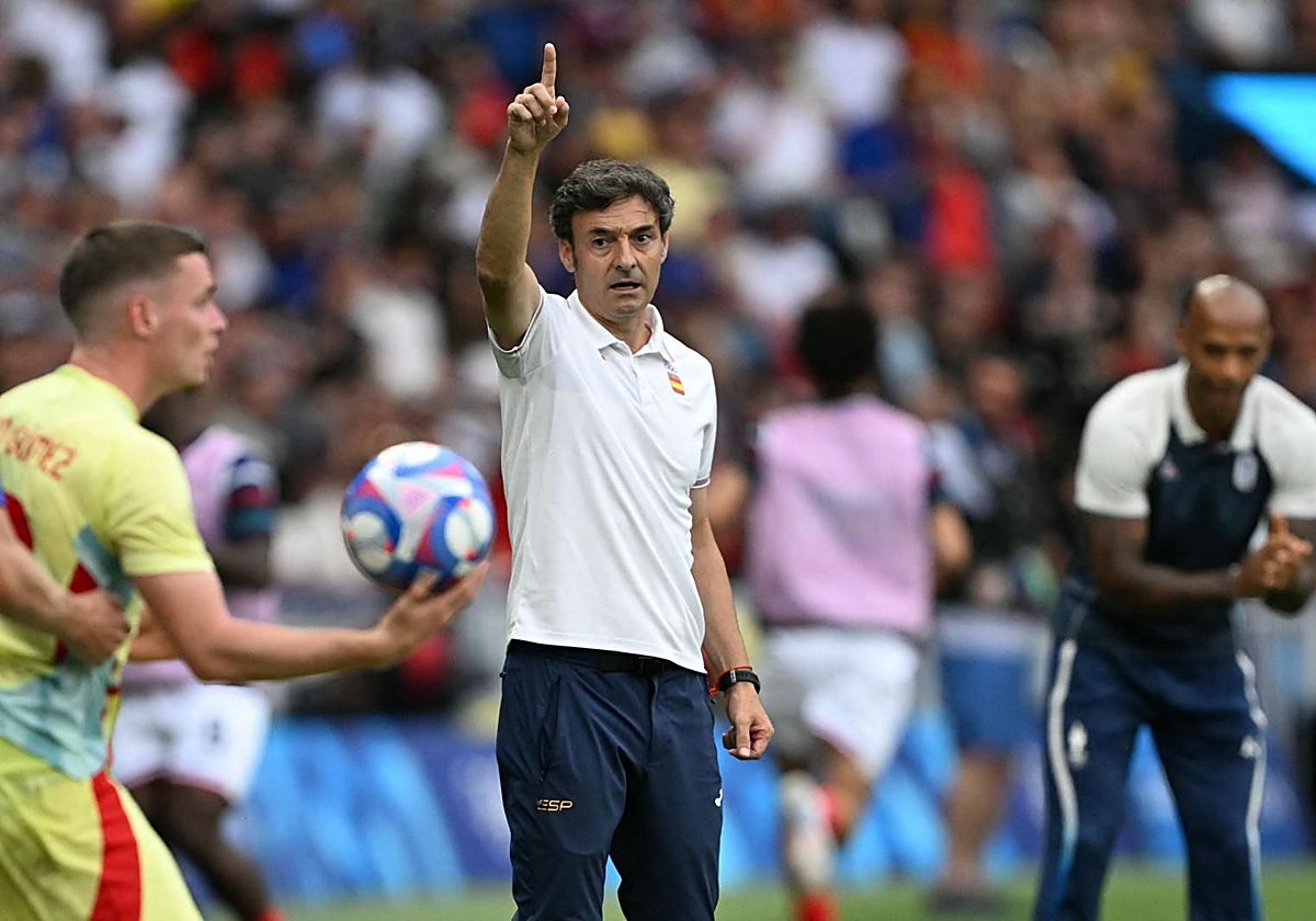 Santi Denia da indicaciones en los Juegos de París