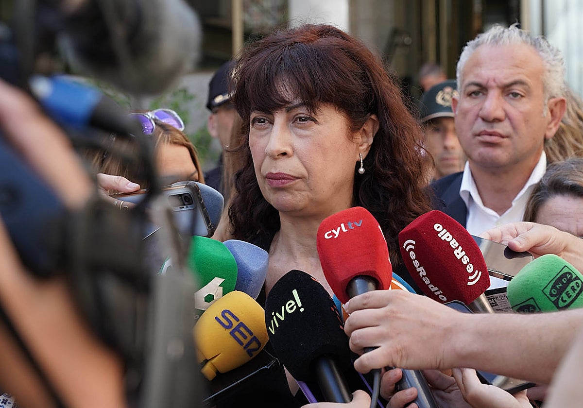 La ministra de Igualdad, Ana Redondo, durante el minuto de silencio convocado en Valladolid este miércoles