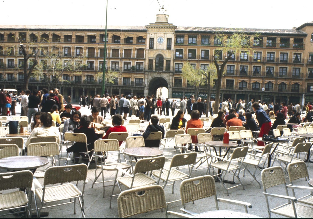 La plaza de Zocodover en mayo de 1974