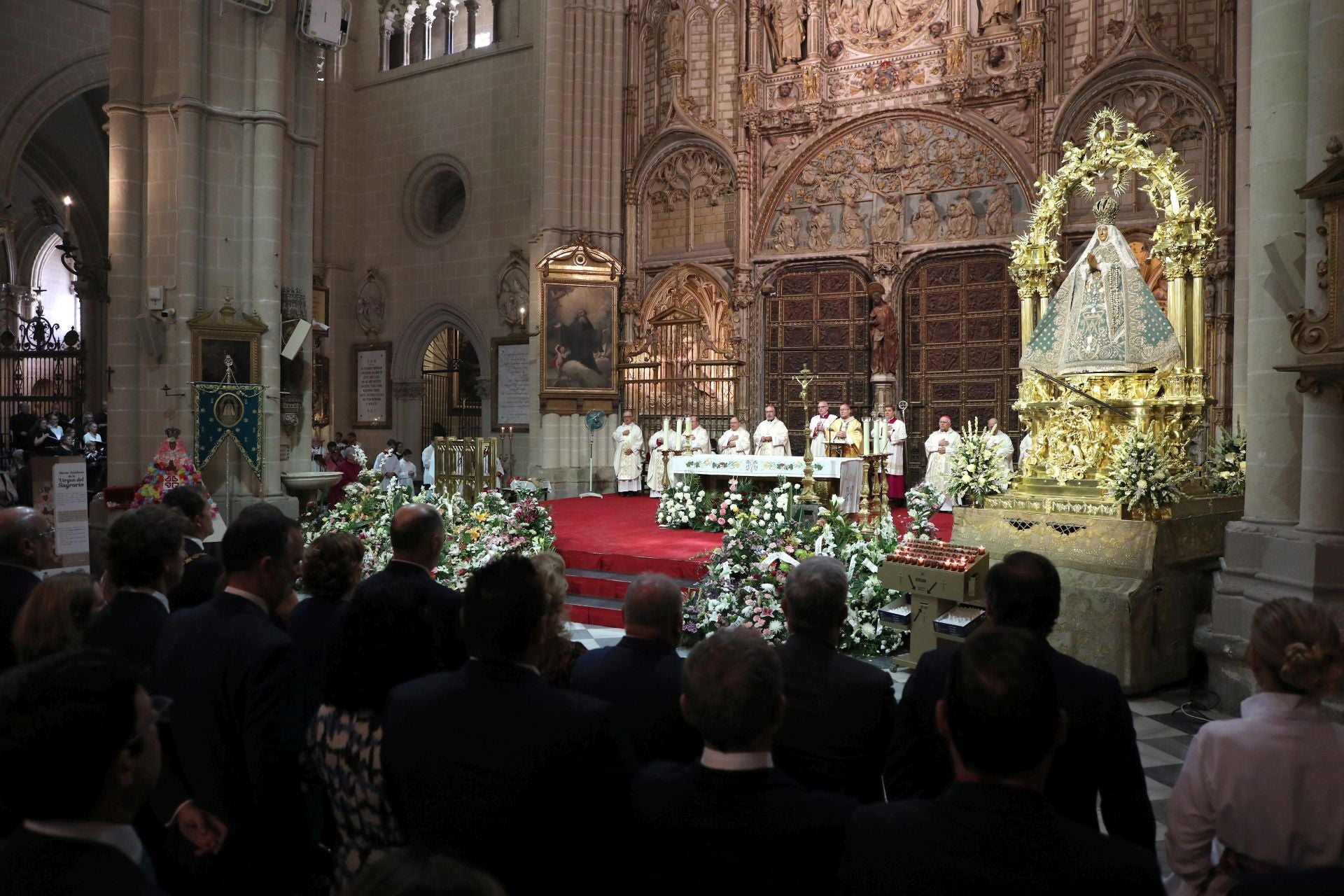 Las imágenes de los toledanos renovando la tradición de los botijos