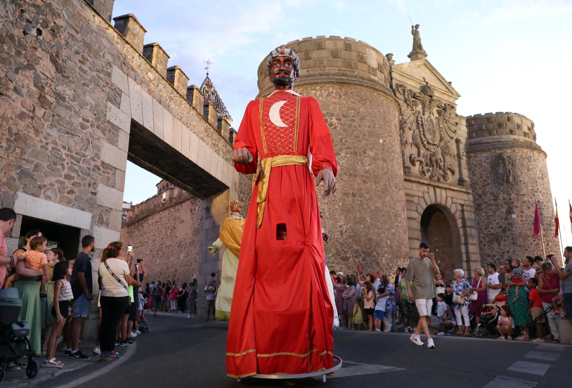 Toledo vibra en la víspera de sus fiestas