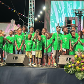 Los niños migrantes de Artenara, 19 voces y 6 nacionalidades para abrir las fiestas: «Llegaron para enseñarnos a vivir»