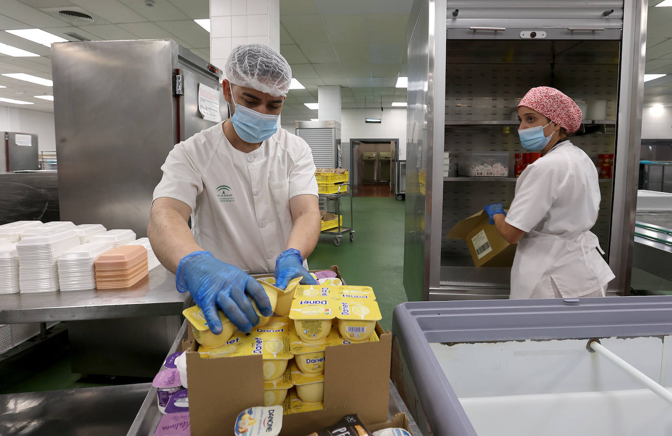 Fotos: así combate el Hospital Reina Sofía de Córdoba el calor