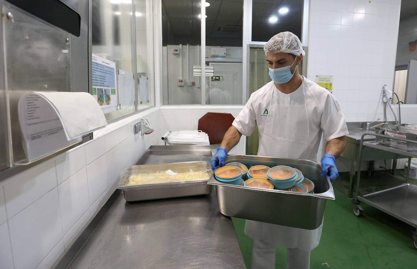 Fotos: así combate el Hospital Reina Sofía de Córdoba el calor