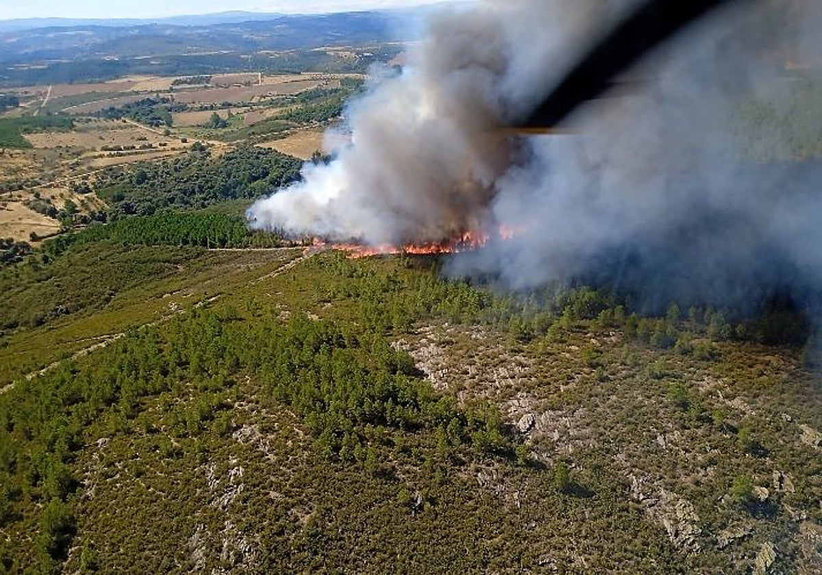 Incendio declarado en la localidad zamorana de Trabazos