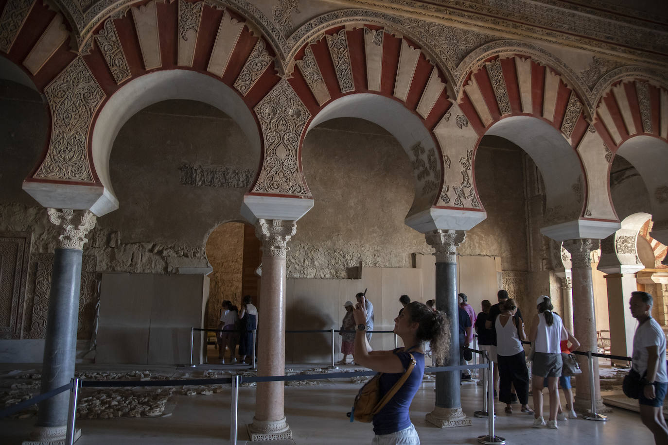 Fotos: la visita al imponente Salón Rico de Medina Azahara