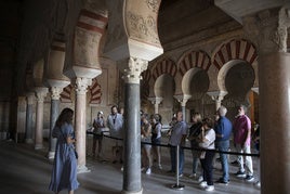 Fotos: la visita al imponente Salón Rico de Medina Azahara