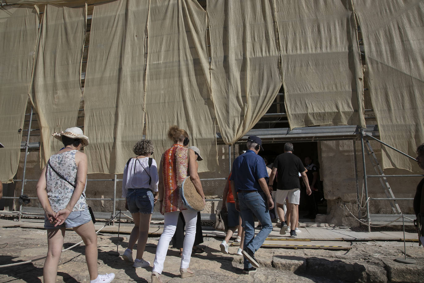 Fotos: la visita al imponente Salón Rico de Medina Azahara