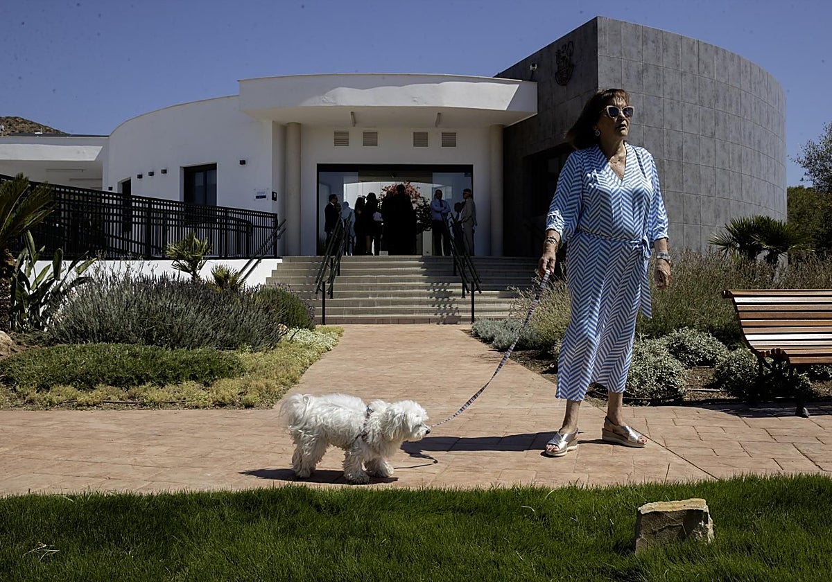 Instalaciones de 'El Parque', el primer cementerio público de animales de compañía de España