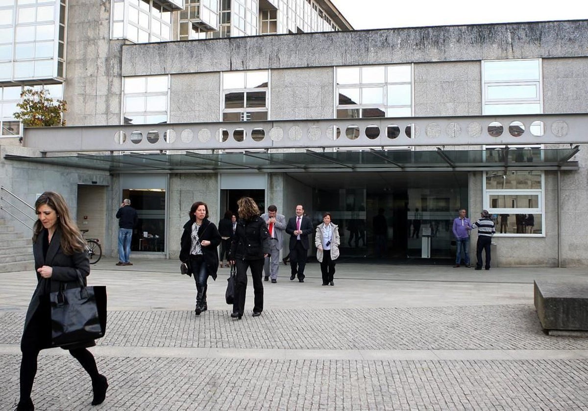 Edificio administrativo de la Xunta en San Caetano