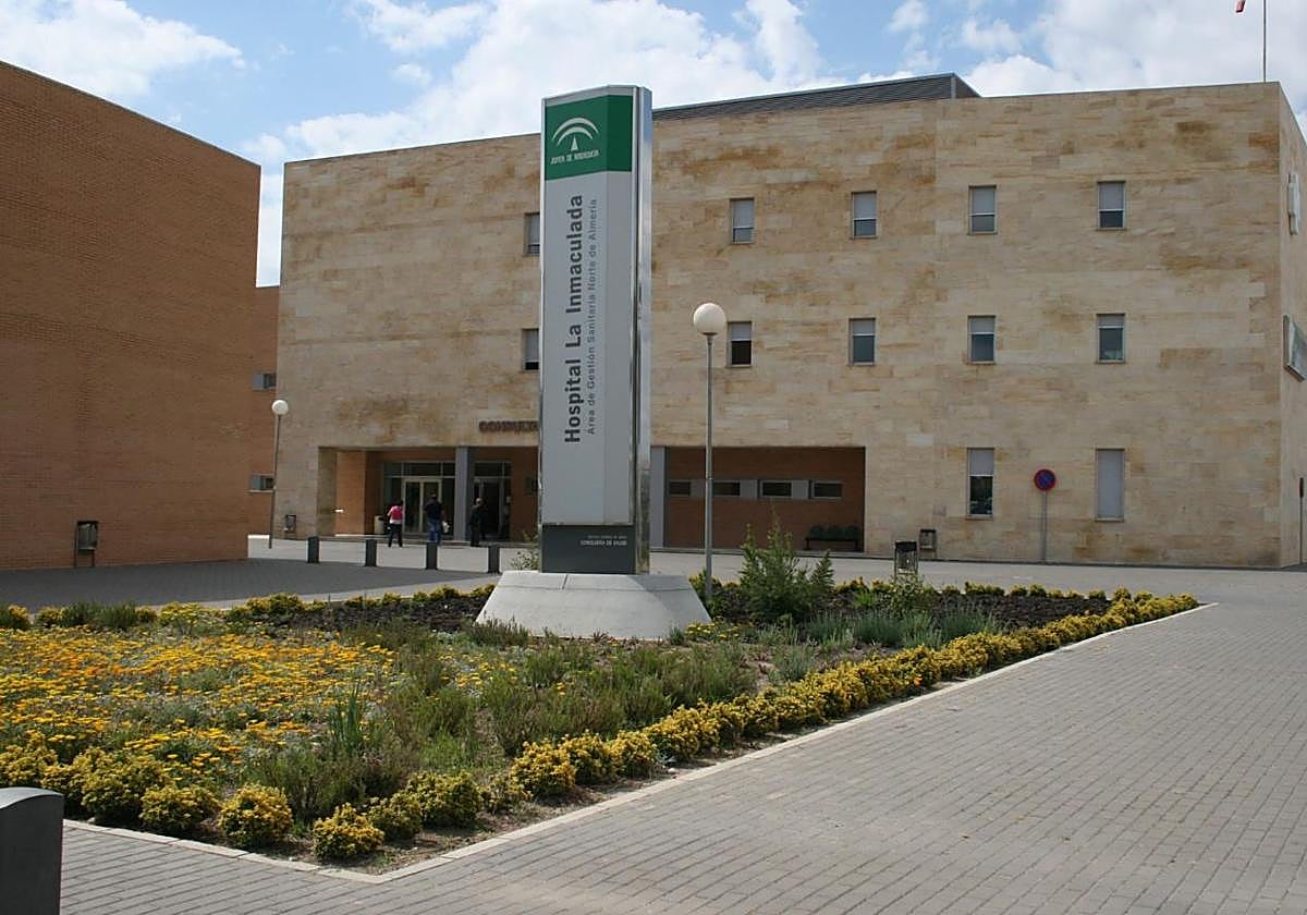 Hospital de la Inmaculada de Huércal-Overa, donde murió por las fuertes heridas el agredido