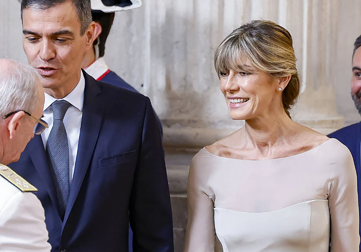 Begoña Gómez en un acto institucional junto a Pedro Sánchez, presidente del Gobierno