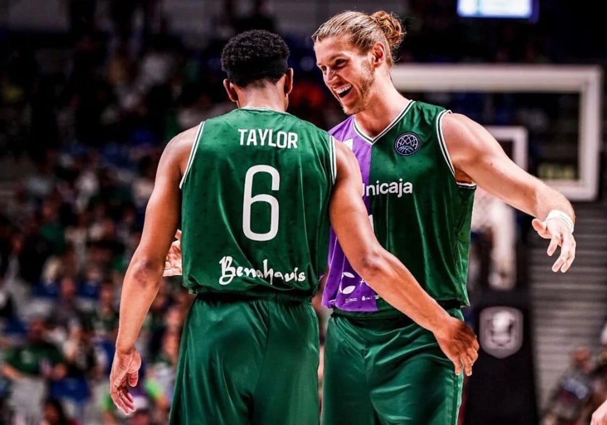 Jugadores del Unicaja Málaga en un encuentro de la pasada campaña