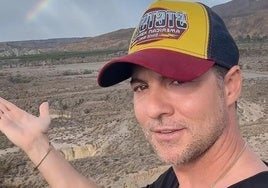 David Bisbal pone en riesgo su vida en una sierra de Almería: «Siempre llega la calma»