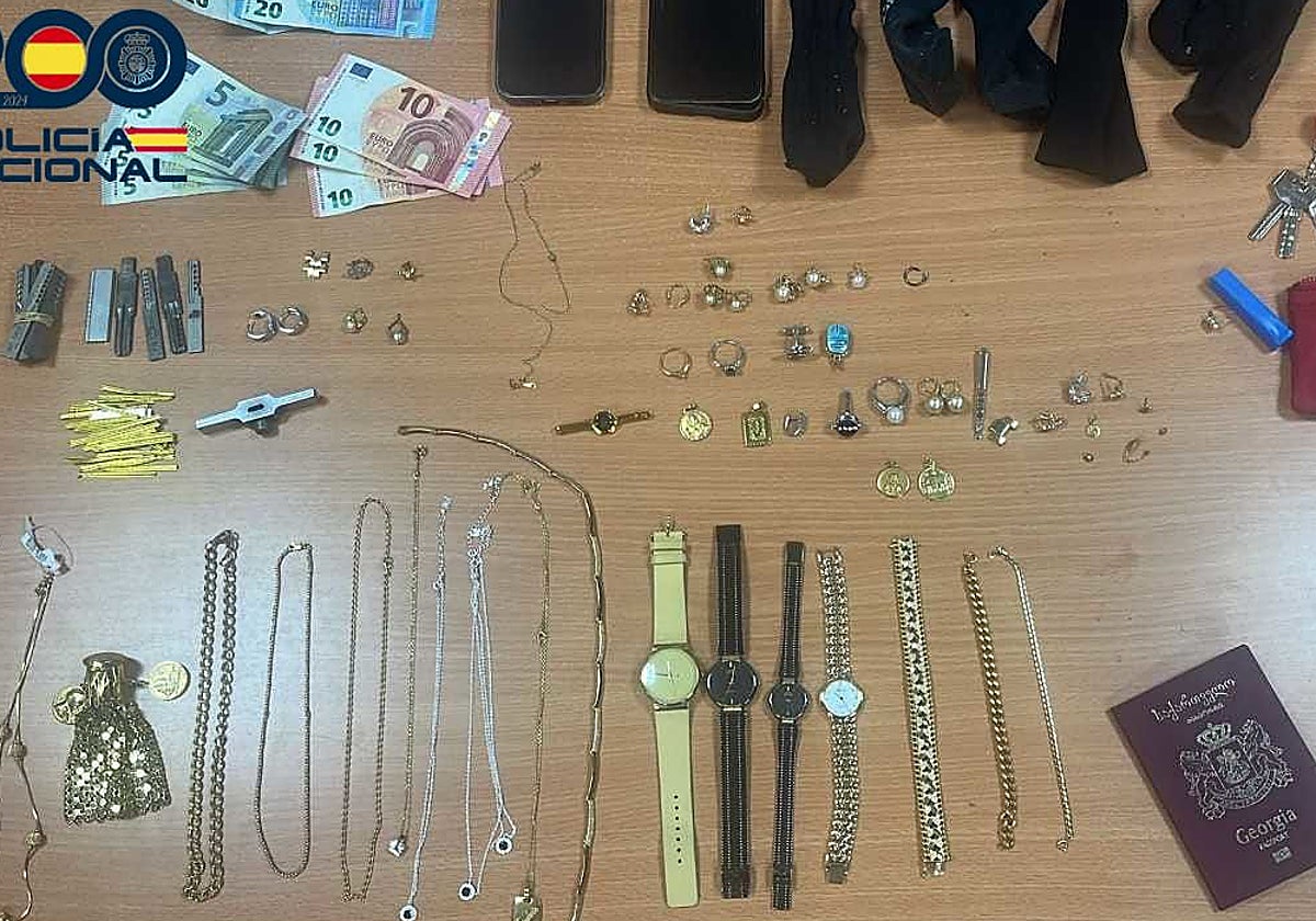 Parte de los efectos intervenidos al grupo detenido en Valladolid