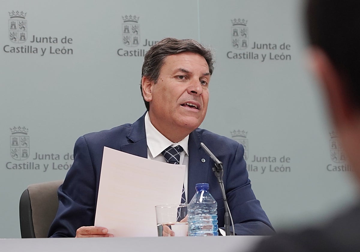 El portavoz de la Junta, Carlos Fernández Carriedo, en la rueda de prensa posterior al Consejo de Gobierno