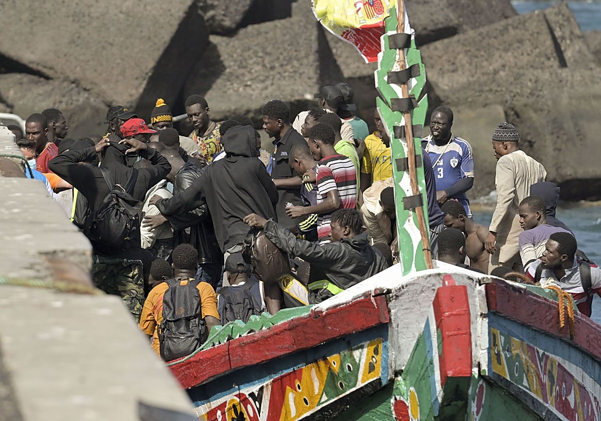 Inmigrantes rescatados en aguas cercanas a El Hierro