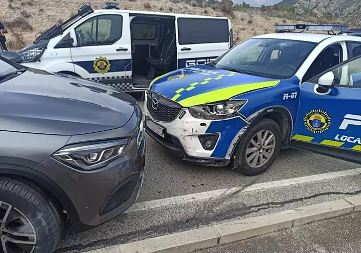 Imagen del vehículo detenido tras una huida por autovía en Alicante