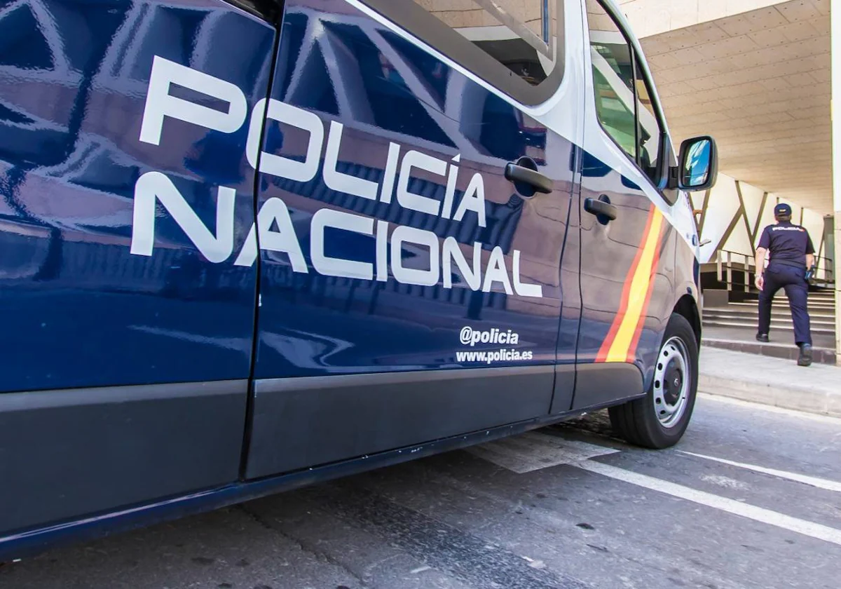 Imagen de archivo de un vehículo de la Policía Nacional