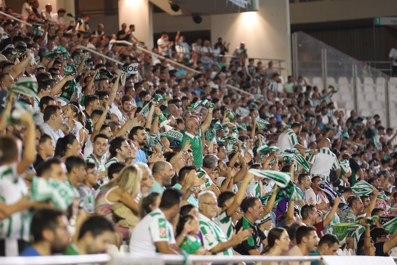 Fotos: El emocionante empate del Córdoba CF ante el Burgos en El Arcángel