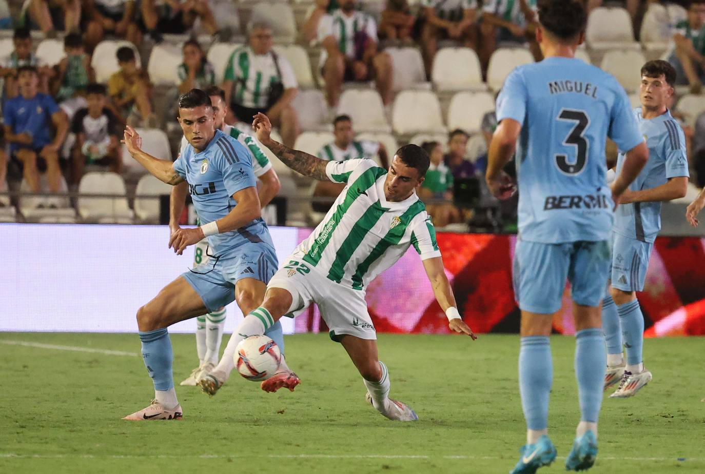 Fotos: El emocionante empate del Córdoba CF ante el Burgos en El Arcángel