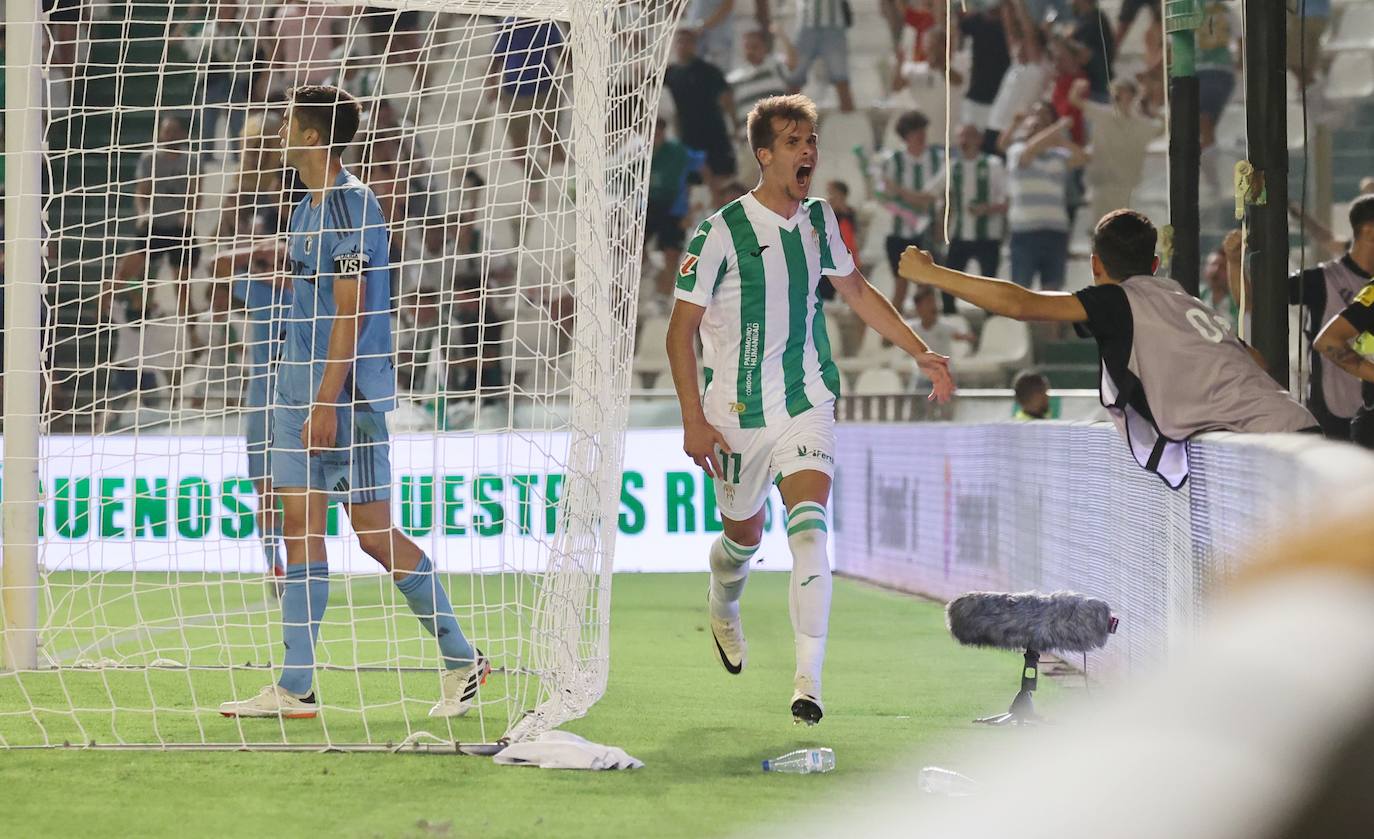 Fotos: El emocionante empate del Córdoba CF ante el Burgos en El Arcángel