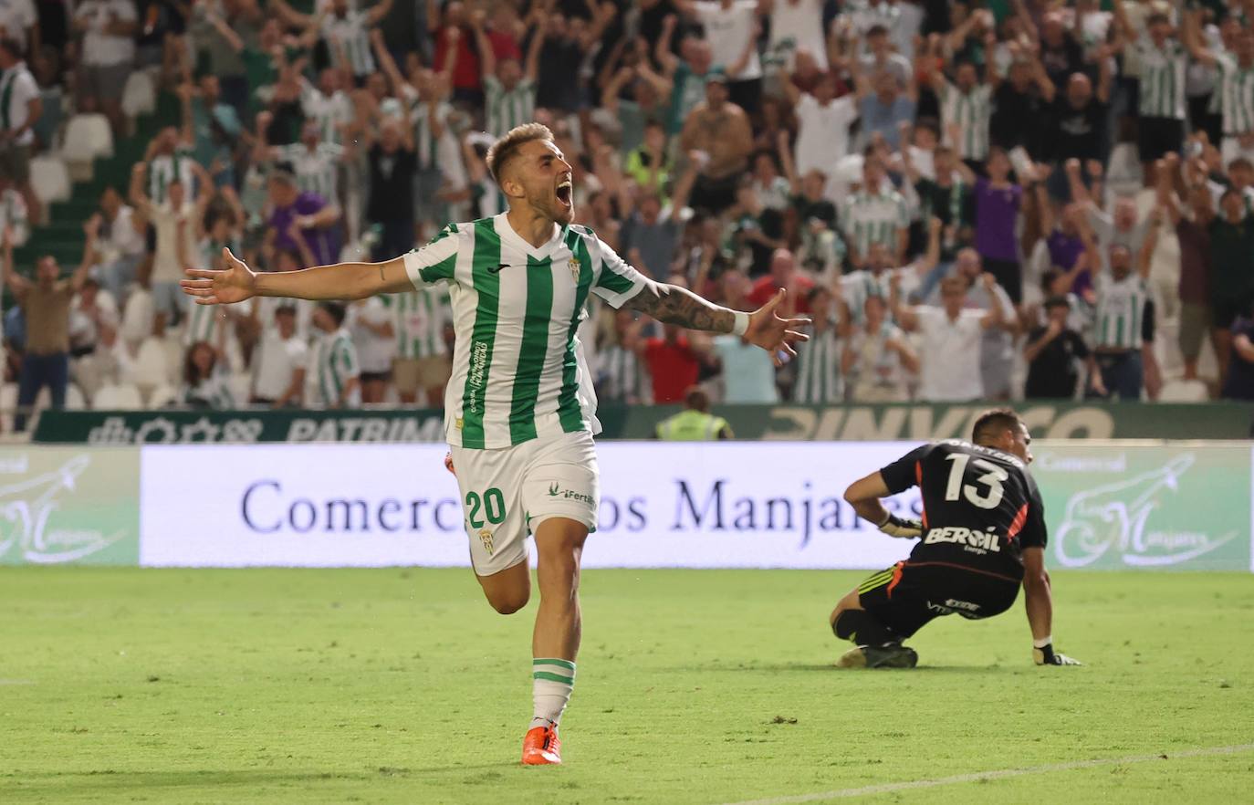 Fotos: El emocionante empate del Córdoba CF ante el Burgos en El Arcángel