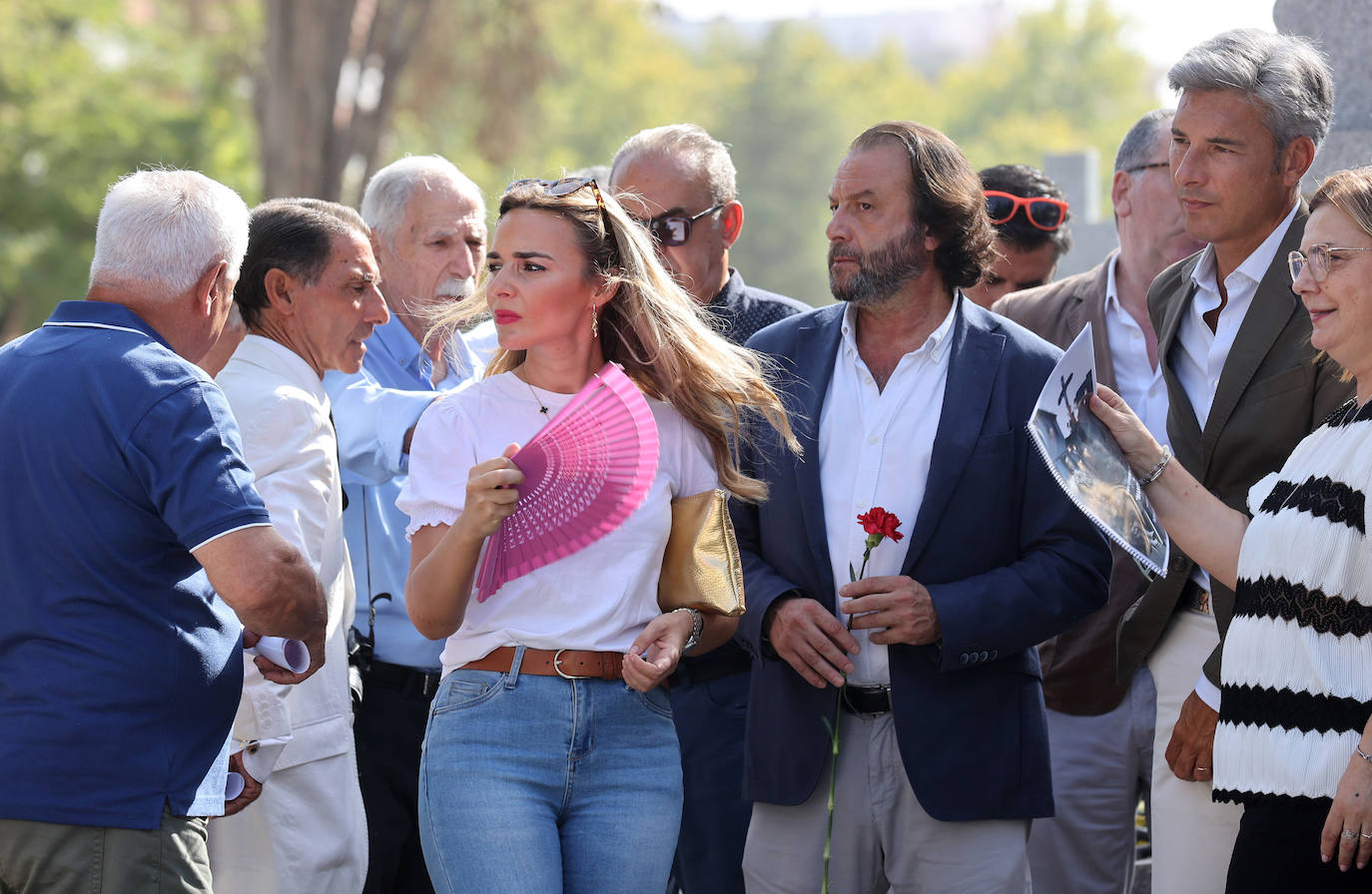 Fotos: el homenaje a Manolete en el cementerio de la Salud de Córdoba