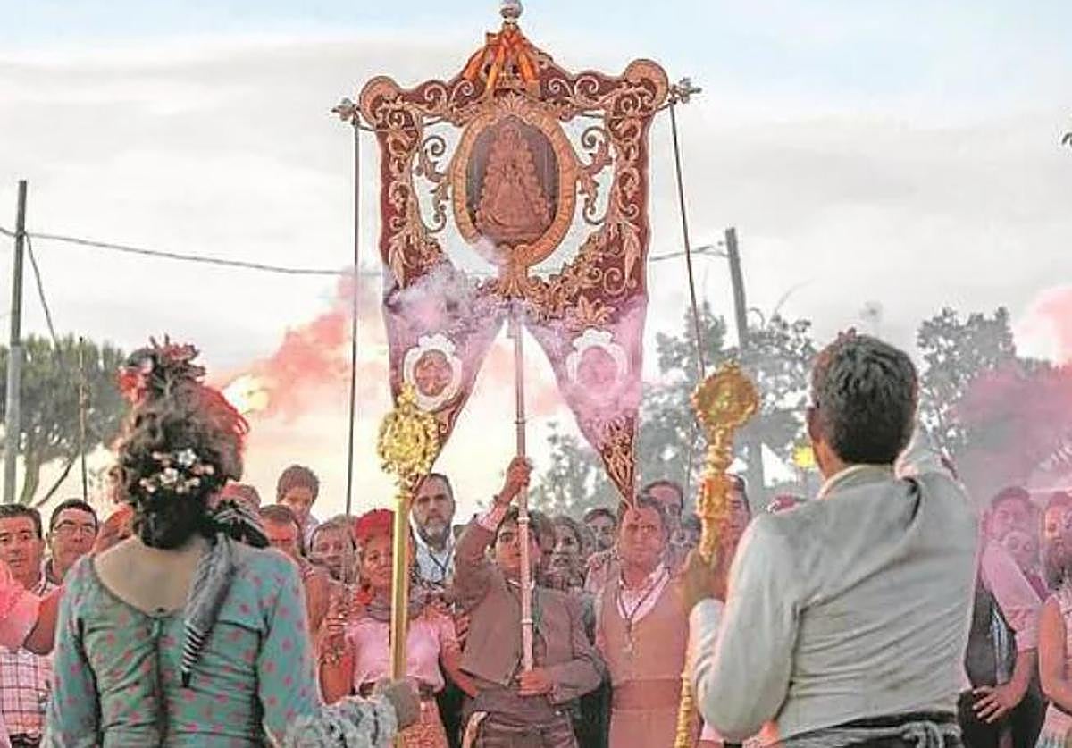 Simpecado de la Hermandad Matriz de Almonte