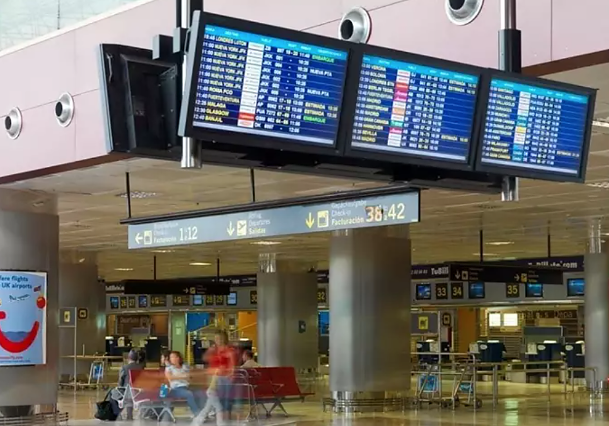 Aeropuerto de Tenerife Sur en foto de archivo