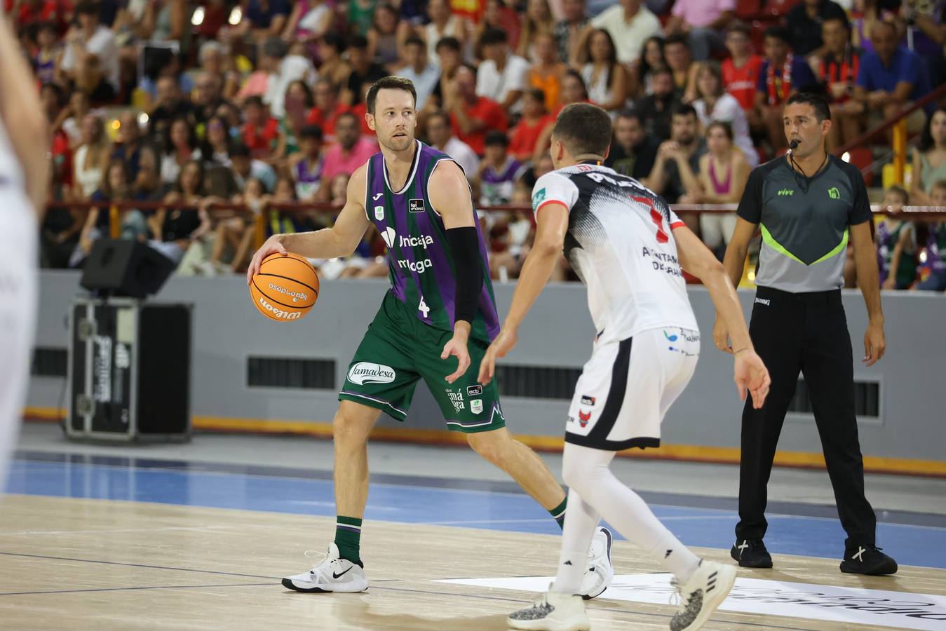 El vibrante duelo de la Copa Andalucía entre Unicaja Málaga y Covirán Granada, en imágenes