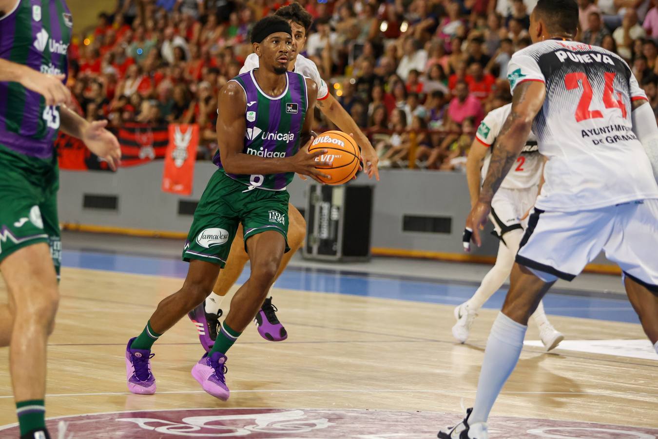 El vibrante duelo de la Copa Andalucía entre Unicaja Málaga y Covirán Granada, en imágenes