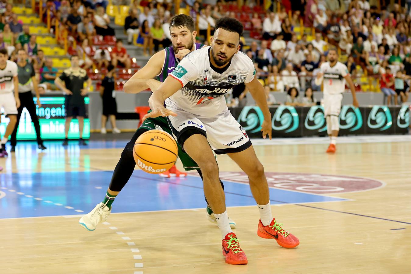 El vibrante duelo de la Copa Andalucía entre Unicaja Málaga y Covirán Granada, en imágenes