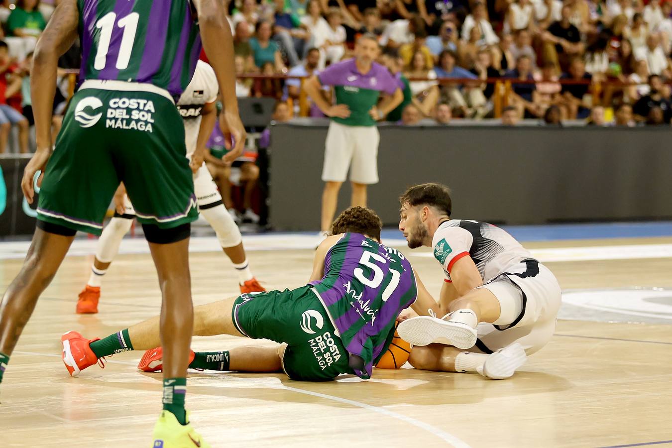 El vibrante duelo de la Copa Andalucía entre Unicaja Málaga y Covirán Granada, en imágenes