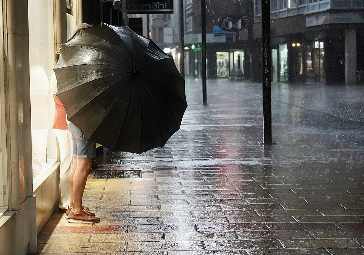 Alertan de fuertes tormentas y lluvias para este lunes en Palencia, Burgos, Soria y Segovia