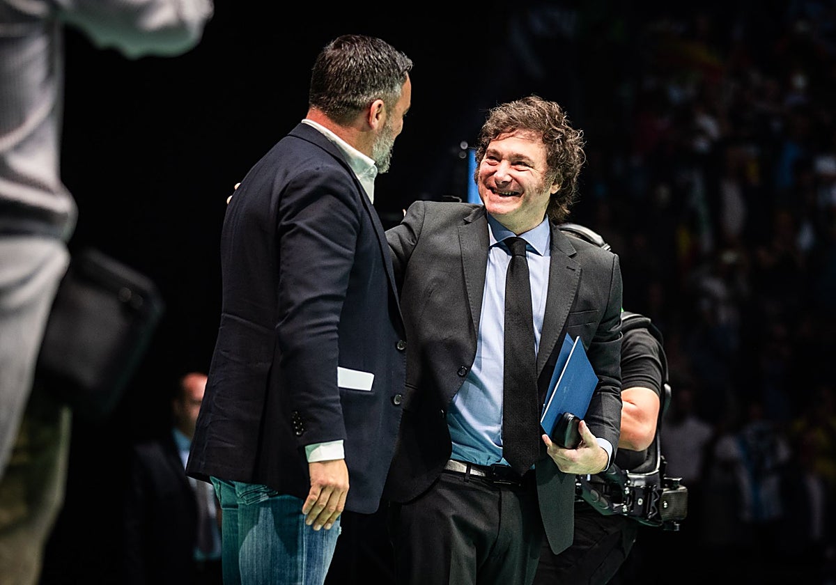 El presidente de Vox, Santiago Abascal, junto a Javier Milei en mayo en Madrid
