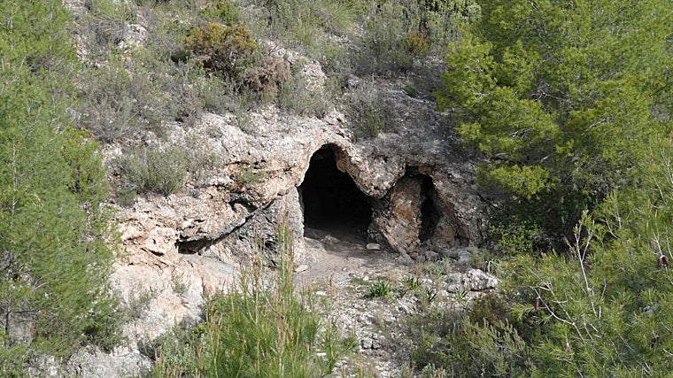 Cuevas que sorprenden durante la subida a la cima