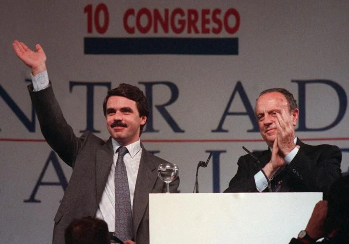 José María Aznar y Fraga en Sevilla en 1990