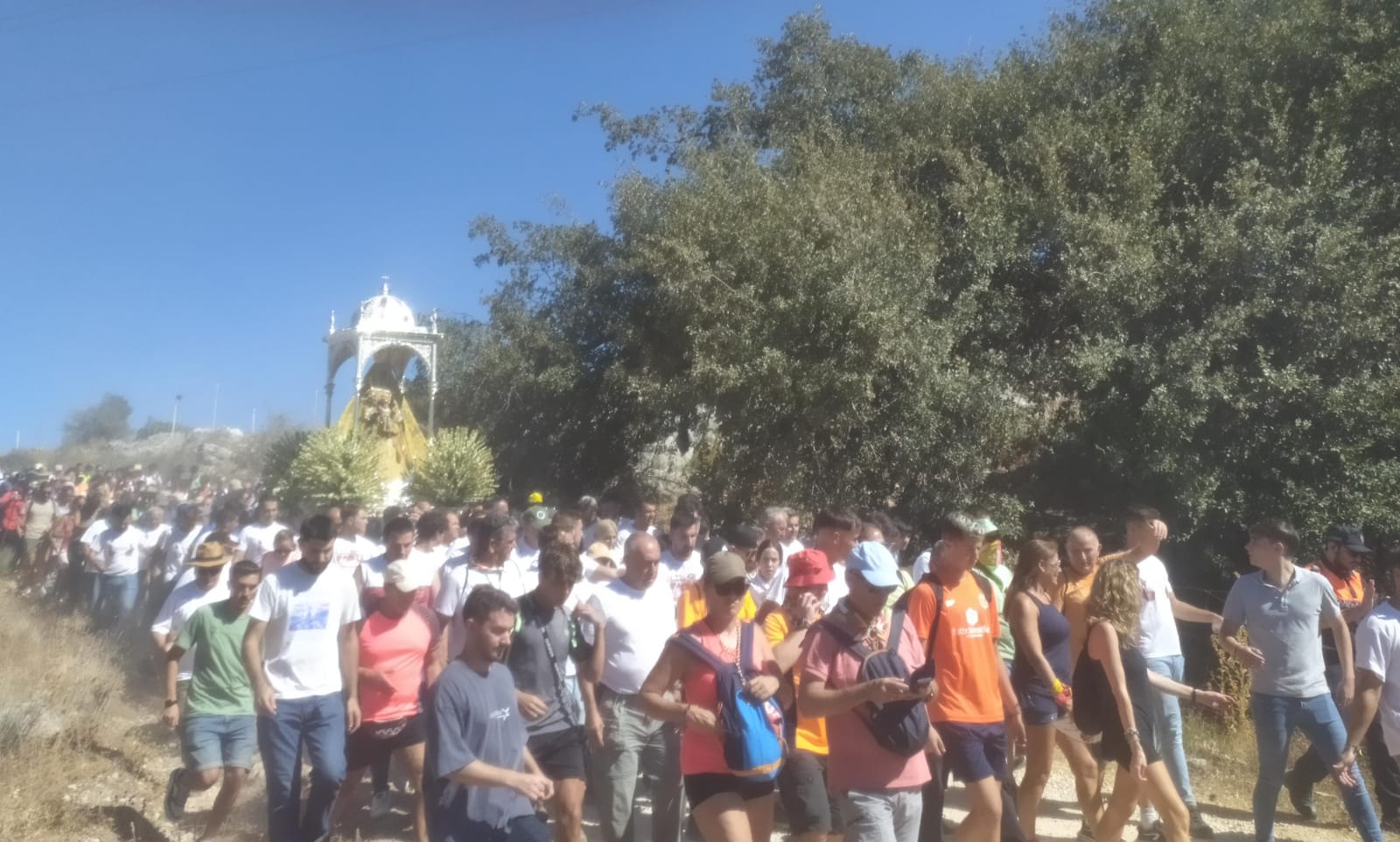 La espectacular &#039;Bajá&#039; de la Virgen de la Sierra de Cabra, en imágenes