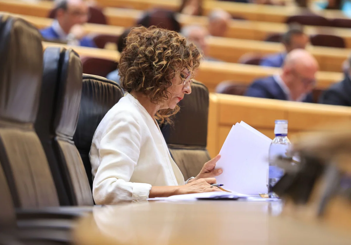 La vicepresidenta y ministra de Hacienda, María Jesús Montero, en el Senado