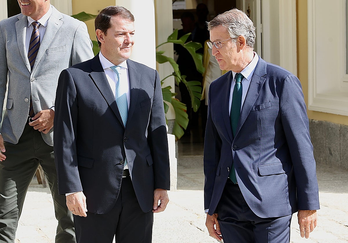 Fernández Mañueco y Núñez Feijóo, tras la cumbre de presidentes autonómicos del PP