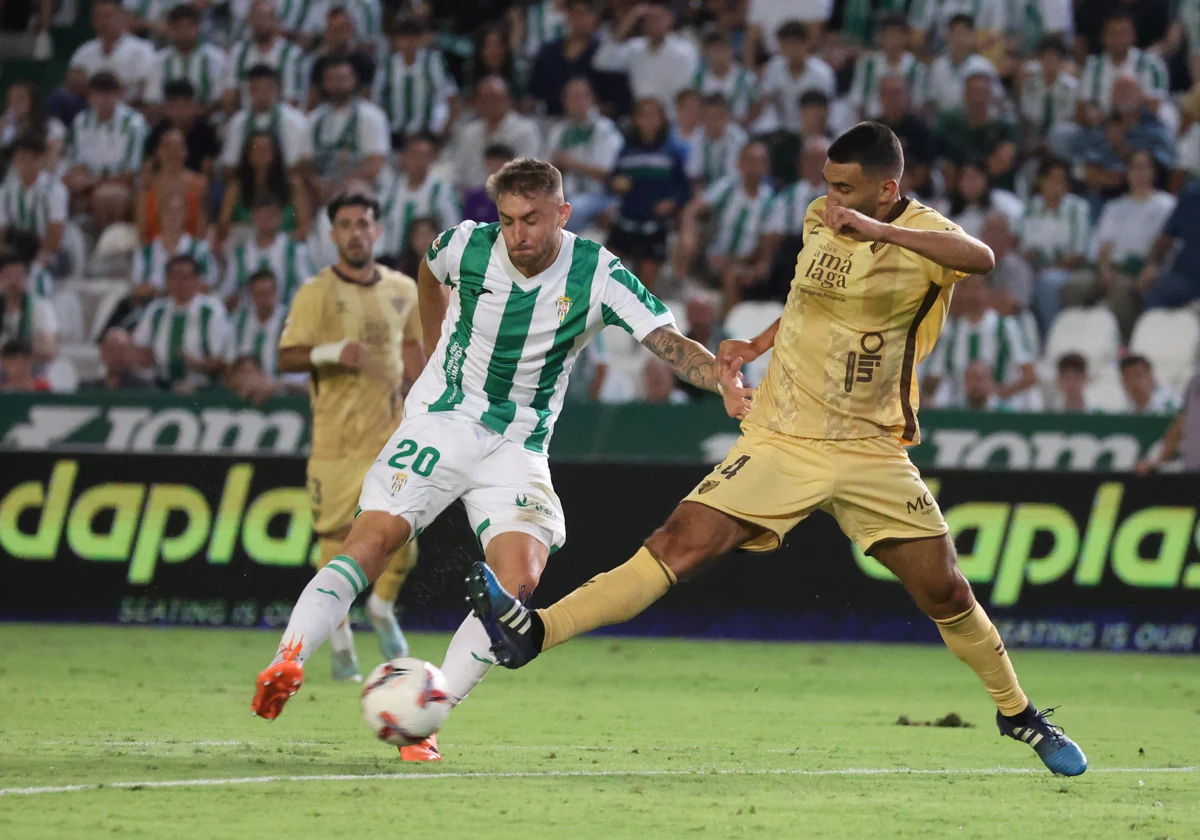 Antonio Casas durante el partido ante el Málaga en El Arcángel