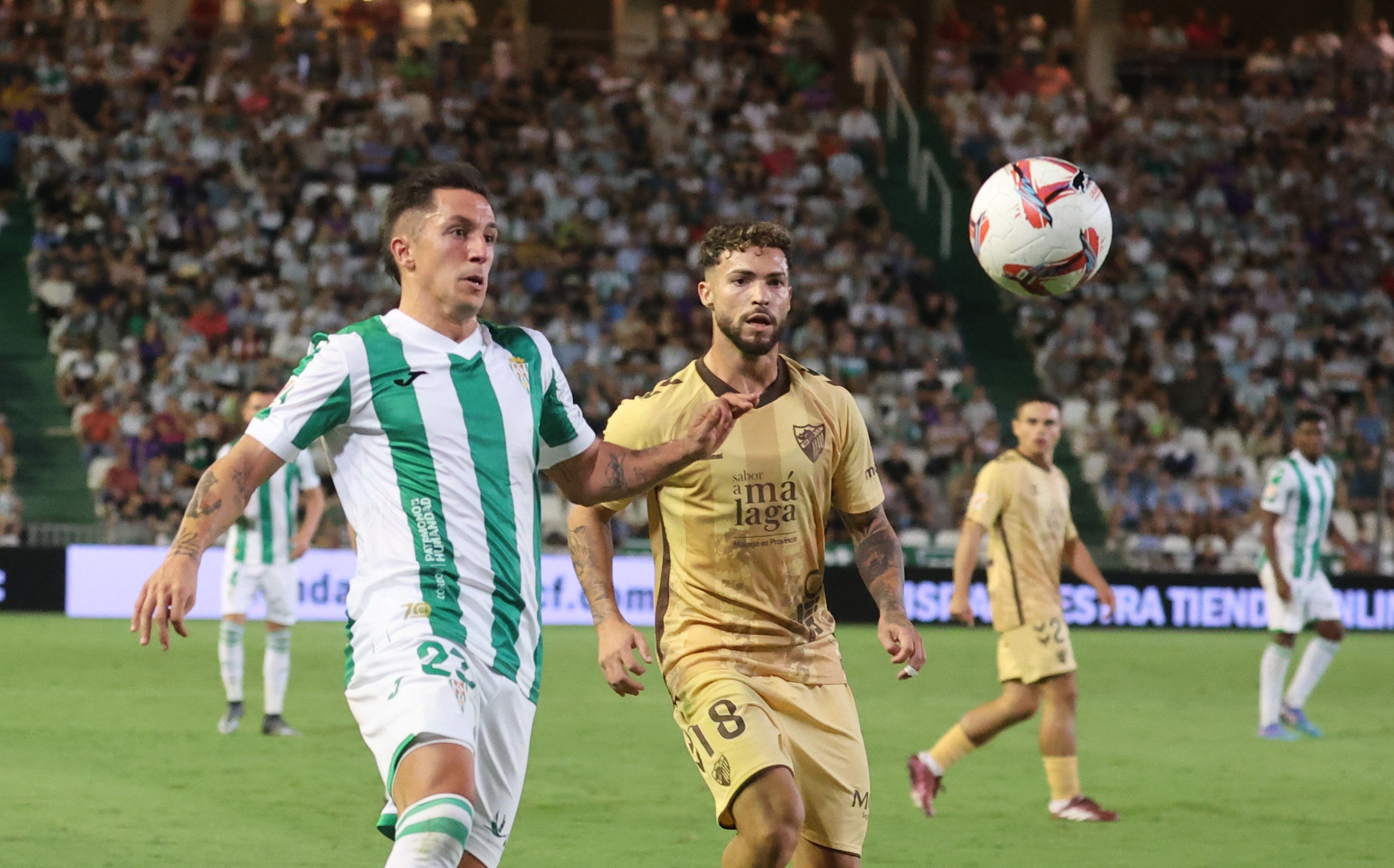 Las mejores imágenes del intenso derbi entre el Córdoba y el Málaga