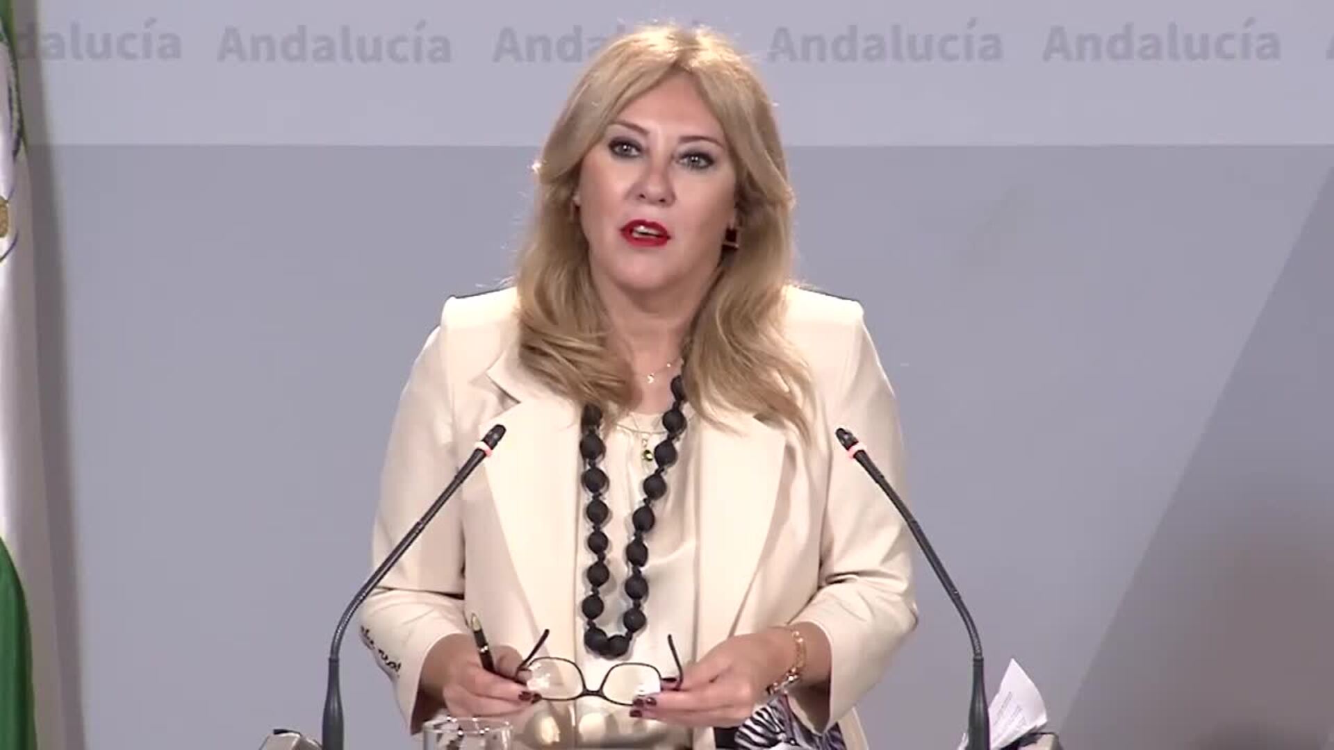 Junta de Andalucía defiende la legalidad de su contratación de emergencia sanitaria en pandemia