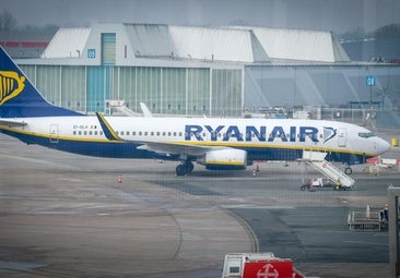 Ryanair pide a los afectados de un vuelo Vigo-Barcelona retrasado 12 horas que busquen por su cuenta transporte y alojamiento