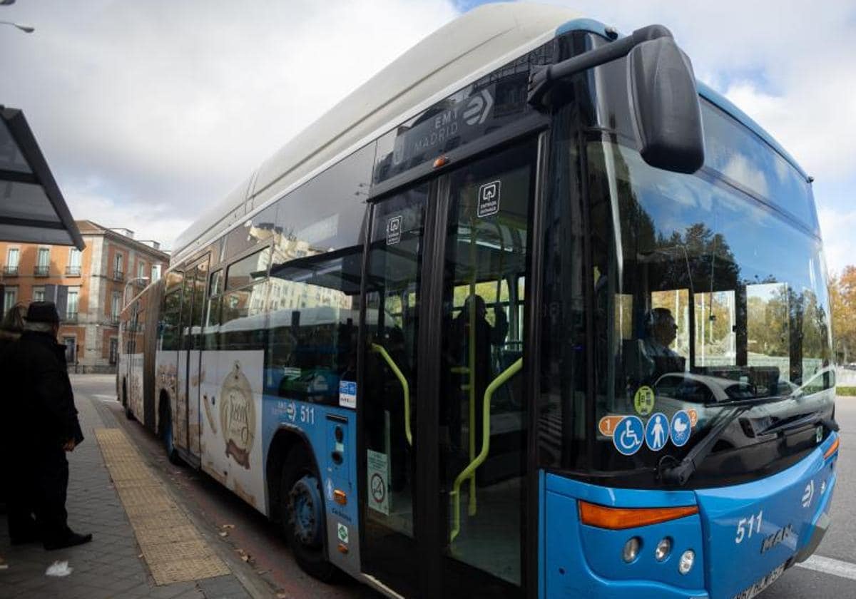 Un autobús de la EMT